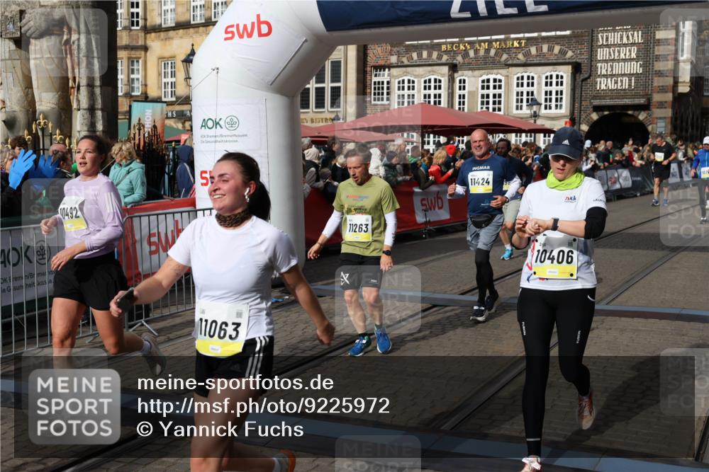 05.10.2025 - 20. swb-Marathon Bremen Yannick Fuchs http://msf.ph/oto/9225972 05.10.2025 11:00:28 Ziel 9495, 10406, 10492, 10985, 11063, 11263, 11424, 11699 meine-sportfotos.de