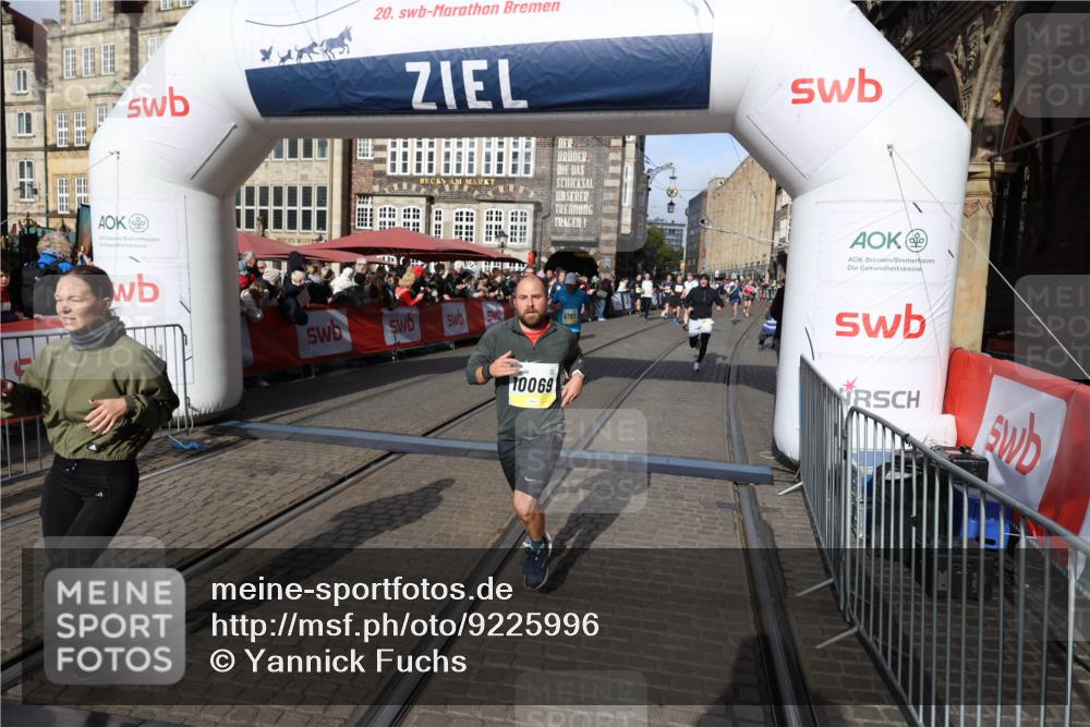 05.10.2025 - 20. swb-Marathon Bremen Yannick Fuchs http://msf.ph/oto/9225996 05.10.2025 10:57:10 Ziel 5172, 9451, 9797, 9937, 10069, 10105, 10867, 11168, 11435, 11566 meine-sportfotos.de