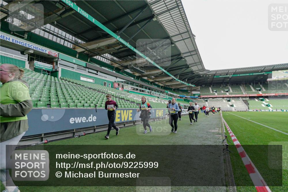 05.10.2025 - 20. swb-Marathon Bremen Michael Burmester http://msf.ph/oto/9225999 05.10.2025 10:42:56 Laufen im Stadion 8225, 9185, 9212, 9276, 9288, 9410, 9476, 9481, 9493, 9526, 9557, 9648, 9664, 9675, 9680, 9726, 9731, 9732, 9734, 9736, 9760, 9784, 9806, 9822, 9823, 9826, 9848, 9861, 9912, 9945, 9972, 9999, 10074, 10146, 10245, 10264, 10316, 10365, 10366, 10396, 10412, 10415, 10417, 10433, 10463, 10596, 10684, 10849, 10860, 10861, 10962, 10969, 11030, 11073, 11083, 11112, 11126, 11142, 11157, 11161, 11170, 11172, 11215, 11240, 11242, 11404, 11536, 9519 meine-sportfotos.de