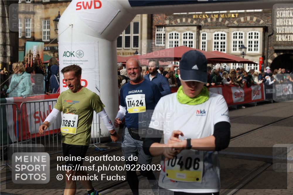 05.10.2025 - 20. swb-Marathon Bremen Yannick Fuchs http://msf.ph/oto/9226003 05.10.2025 11:00:29 Ziel 9495, 10067, 10406, 10492, 10504, 10794, 10985, 11063, 11263, 11424, 11699 meine-sportfotos.de