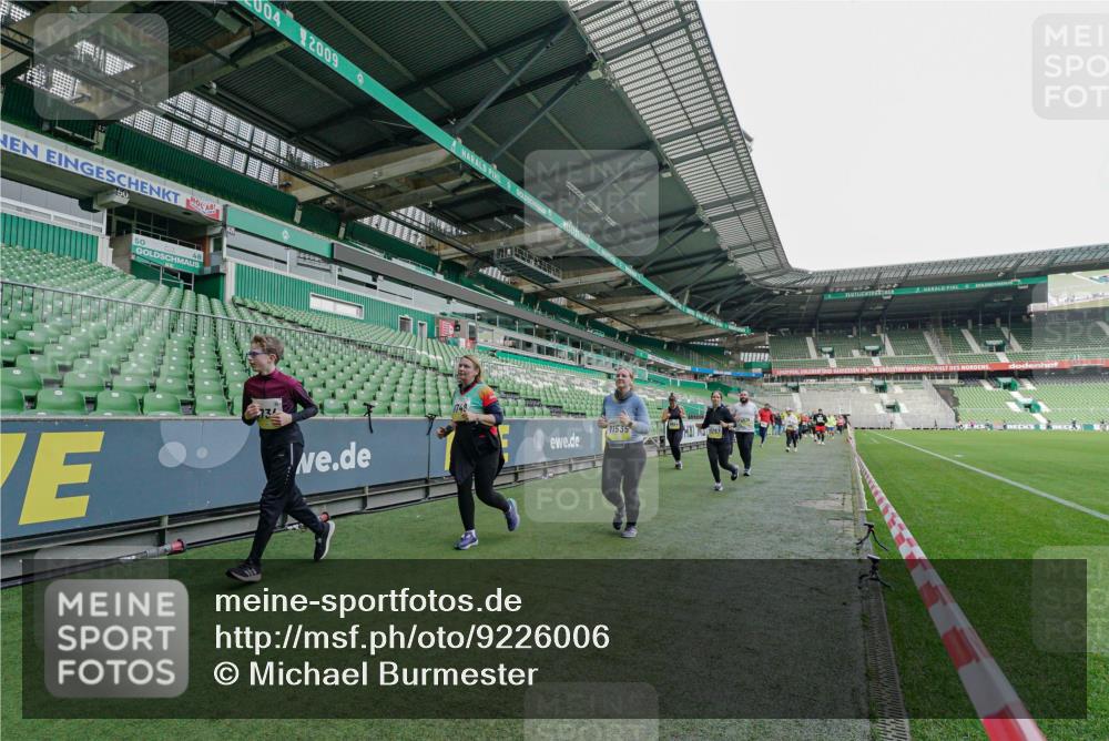 05.10.2025 - 20. swb-Marathon Bremen Michael Burmester http://msf.ph/oto/9226006 05.10.2025 10:42:56 Laufen im Stadion 8225, 9185, 9212, 9276, 9288, 9410, 9476, 9481, 9493, 9526, 9557, 9648, 9664, 9675, 9680, 9726, 9731, 9732, 9734, 9736, 9760, 9784, 9806, 9822, 9823, 9826, 9848, 9861, 9912, 9945, 9972, 9999, 10074, 10146, 10245, 10264, 10316, 10365, 10366, 10396, 10412, 10415, 10417, 10433, 10463, 10596, 10684, 10849, 10860, 10861, 10962, 10969, 11030, 11073, 11083, 11112, 11126, 11142, 11157, 11161, 11170, 11172, 11215, 11240, 11242, 11404, 11536, 9519 meine-sportfotos.de
