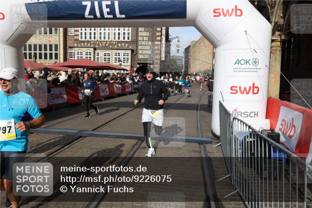 05.10.2025 - 20. swb-Marathon Bremen Yannick Fuchs http://msf.ph/oto/9226075 05.10.2025 10:57:12 Ziel 5172, 9231, 9314, 9451, 9797, 9937, 10069, 10867, 11168, 11435, 11566 meine-sportfotos.de