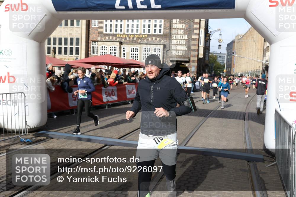 05.10.2025 - 20. swb-Marathon Bremen Yannick Fuchs http://msf.ph/oto/9226097 05.10.2025 10:57:13 Ziel 5172, 9231, 9314, 9451, 9797, 9937, 10069, 10867, 11435, 11566 meine-sportfotos.de