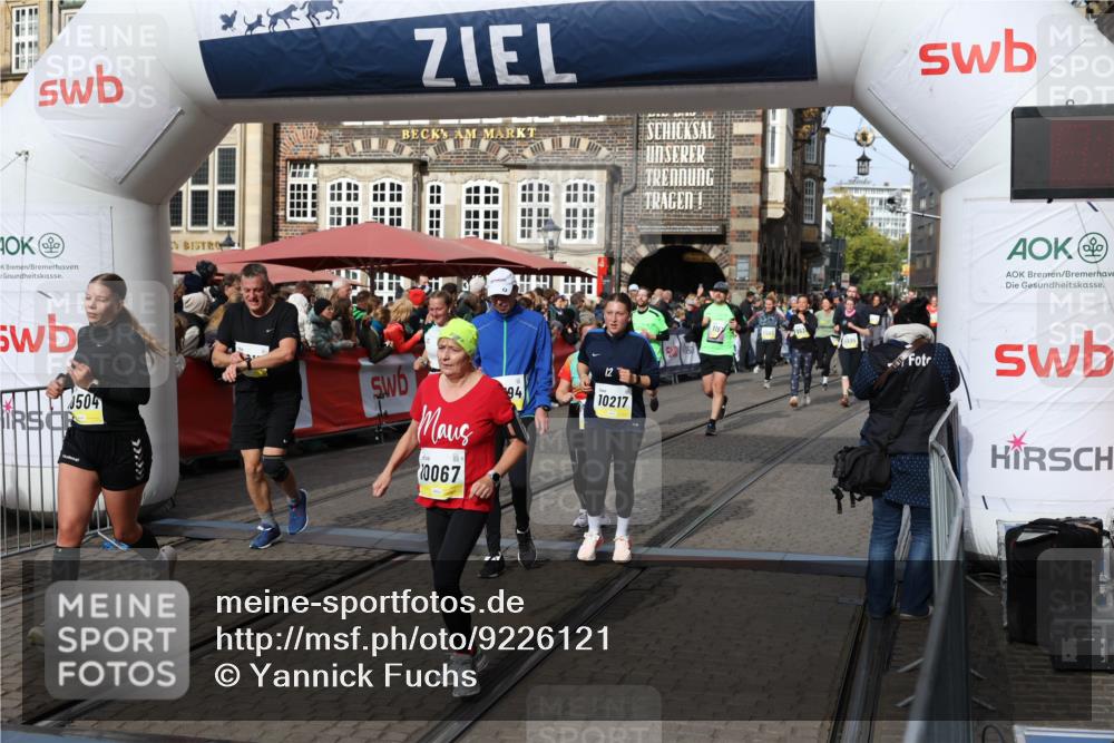 05.10.2025 - 20. swb-Marathon Bremen Yannick Fuchs http://msf.ph/oto/9226121 05.10.2025 11:00:34 Ziel 7215, 9173, 10067, 10071, 10217, 10504, 10794, 10930, 11424, 11595, 11619, 11699 meine-sportfotos.de