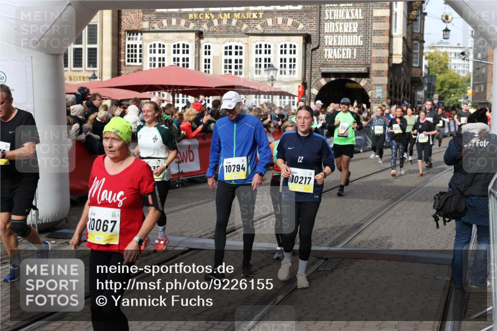 05.10.2025 - 20. swb-Marathon Bremen Yannick Fuchs http://msf.ph/oto/9226155 05.10.2025 11:00:34 Ziel 7215, 9173, 10067, 10071, 10217, 10504, 10794, 10930, 11424, 11595, 11619, 11699 meine-sportfotos.de