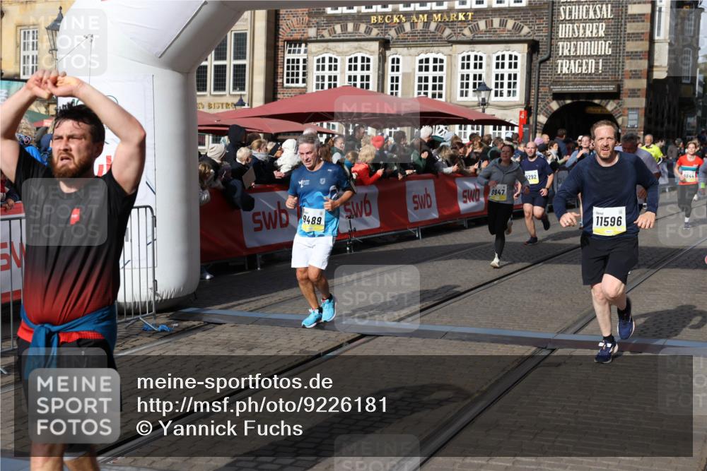 05.10.2025 - 20. swb-Marathon Bremen Yannick Fuchs http://msf.ph/oto/9226181 05.10.2025 10:57:23 Ziel 9292, 9450, 9489, 9577, 9844, 9947, 10169, 10293, 10545, 10657, 10917, 11015, 11138, 11202, 11434, 11596, 11686 meine-sportfotos.de