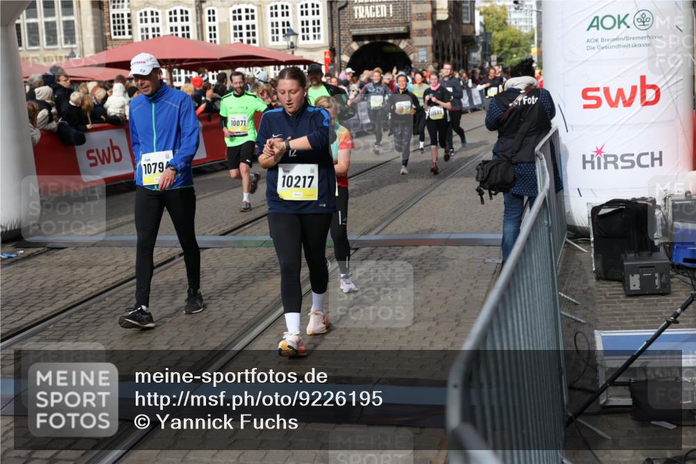 05.10.2025 - 20. swb-Marathon Bremen Yannick Fuchs http://msf.ph/oto/9226195 05.10.2025 11:00:36 Ziel 7178, 7215, 9173, 9177, 9531, 10063, 10067, 10071, 10217, 10504, 10794, 10930, 11003, 11255, 11534, 11595, 11610, 11619 meine-sportfotos.de