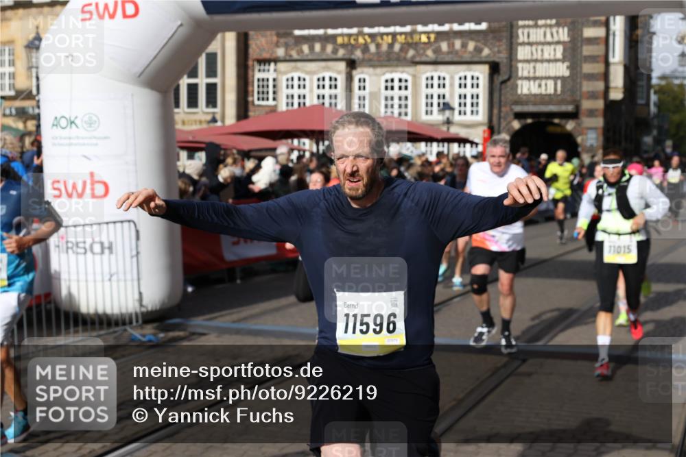 05.10.2025 - 20. swb-Marathon Bremen Yannick Fuchs http://msf.ph/oto/9226219 05.10.2025 10:57:24 Ziel 9260, 9292, 9450, 9489, 9577, 9844, 9947, 10169, 10293, 10545, 10657, 10917, 11015, 11138, 11202, 11434, 11596, 11686 meine-sportfotos.de