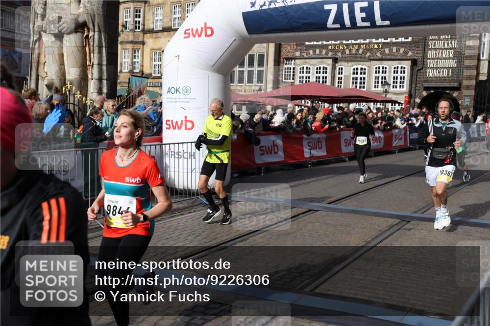 05.10.2025 - 20. swb-Marathon Bremen Yannick Fuchs http://msf.ph/oto/9226306 05.10.2025 10:57:28 Ziel 7101, 9260, 9292, 9450, 9489, 9550, 9844, 9947, 10169, 10281, 10367, 10645, 10657, 11015, 11596 meine-sportfotos.de