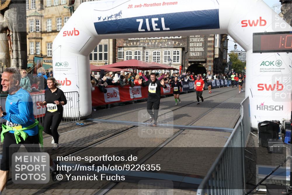 05.10.2025 - 20. swb-Marathon Bremen Yannick Fuchs http://msf.ph/oto/9226355 05.10.2025 10:57:31 Ziel 7101, 9260, 9292, 9450, 9550, 9844, 9947, 10169, 10281, 10367, 10645, 10657, 10950, 11015, 11606 meine-sportfotos.de
