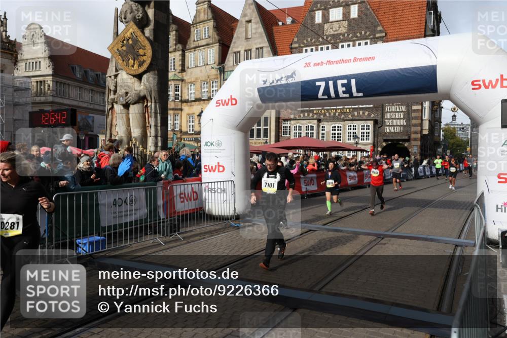 05.10.2025 - 20. swb-Marathon Bremen Yannick Fuchs http://msf.ph/oto/9226366 05.10.2025 10:57:32 Ziel 7101, 9215, 9260, 9292, 9450, 9550, 9844, 10169, 10281, 10367, 10645, 10950, 11606 meine-sportfotos.de