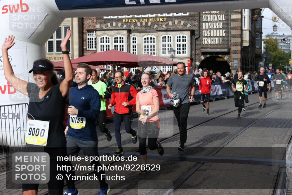 05.10.2025 - 20. swb-Marathon Bremen Yannick Fuchs http://msf.ph/oto/9226529 05.10.2025 10:57:39 Ziel 9000, 9215, 9625, 9747, 9904, 9914, 9962, 10139, 10739, 10950, 11360, 11606 meine-sportfotos.de