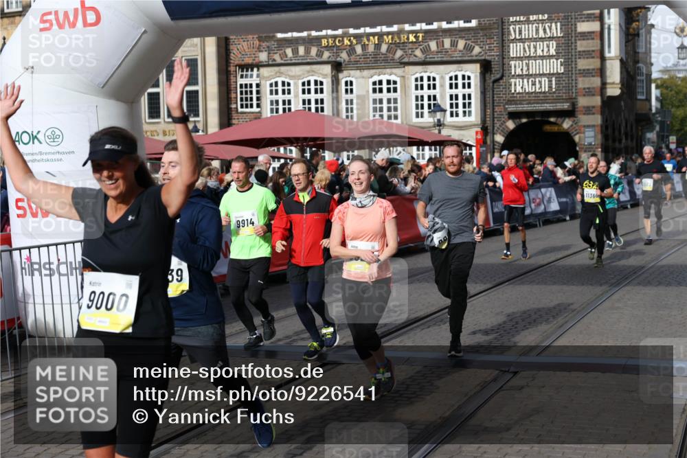05.10.2025 - 20. swb-Marathon Bremen Yannick Fuchs http://msf.ph/oto/9226541 05.10.2025 10:57:39 Ziel 9000, 9215, 9625, 9747, 9904, 9914, 9962, 10139, 10739, 10950, 11360, 11606 meine-sportfotos.de