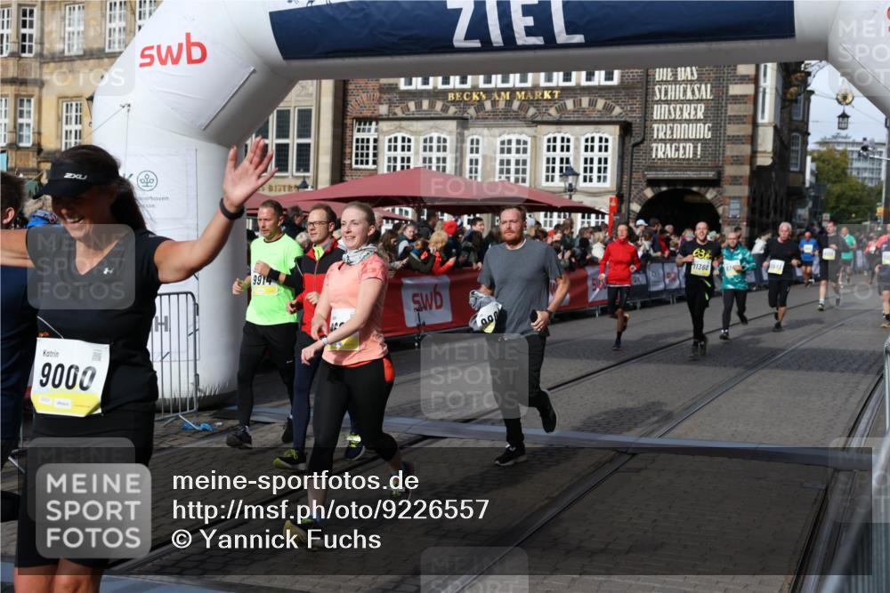 05.10.2025 - 20. swb-Marathon Bremen Yannick Fuchs http://msf.ph/oto/9226557 05.10.2025 10:57:40 Ziel 9000, 9215, 9625, 9747, 9904, 9914, 9962, 10139, 10694, 10739, 11360, 11583 meine-sportfotos.de