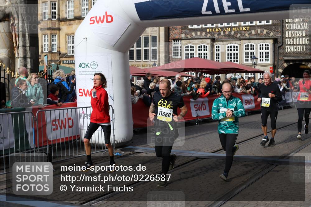 05.10.2025 - 20. swb-Marathon Bremen Yannick Fuchs http://msf.ph/oto/9226587 05.10.2025 10:57:43 Ziel 9000, 9309, 9625, 9747, 9904, 9914, 9962, 10139, 10694, 10739, 10754, 11352, 11360, 11583 meine-sportfotos.de