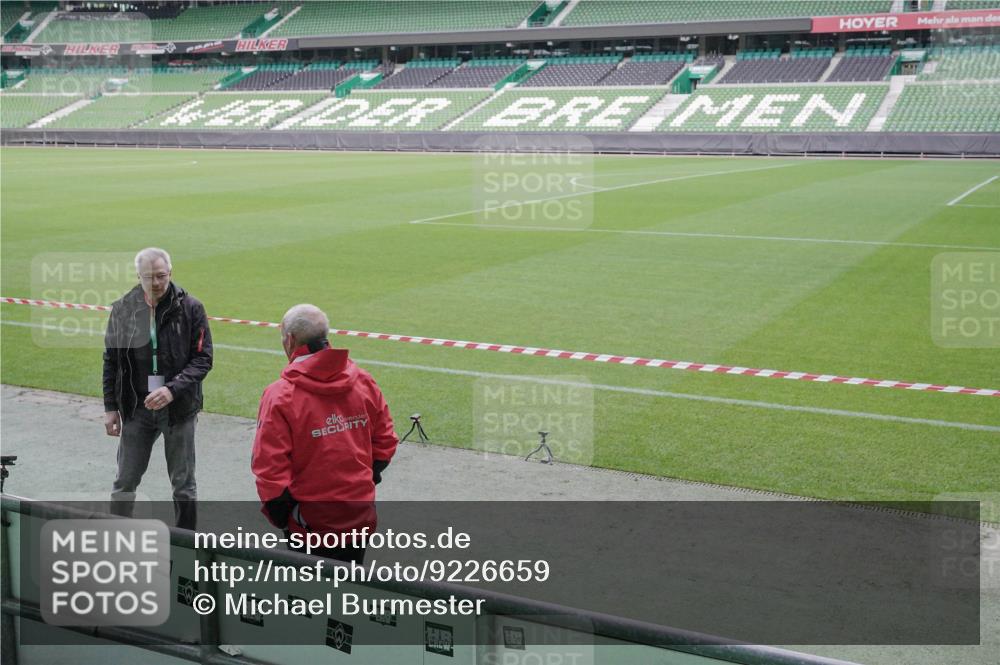 05.10.2025 - 20. swb-Marathon Bremen Michael Burmester http://msf.ph/oto/9226659 05.10.2025 10:16:40 Laufen im Stadion 33, 2 meine-sportfotos.de