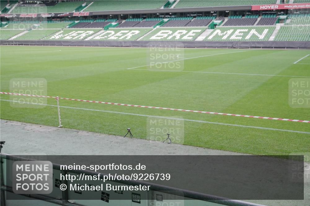 05.10.2025 - 20. swb-Marathon Bremen Michael Burmester http://msf.ph/oto/9226739 05.10.2025 10:16:47 Laufen im Stadion 33, 2 meine-sportfotos.de
