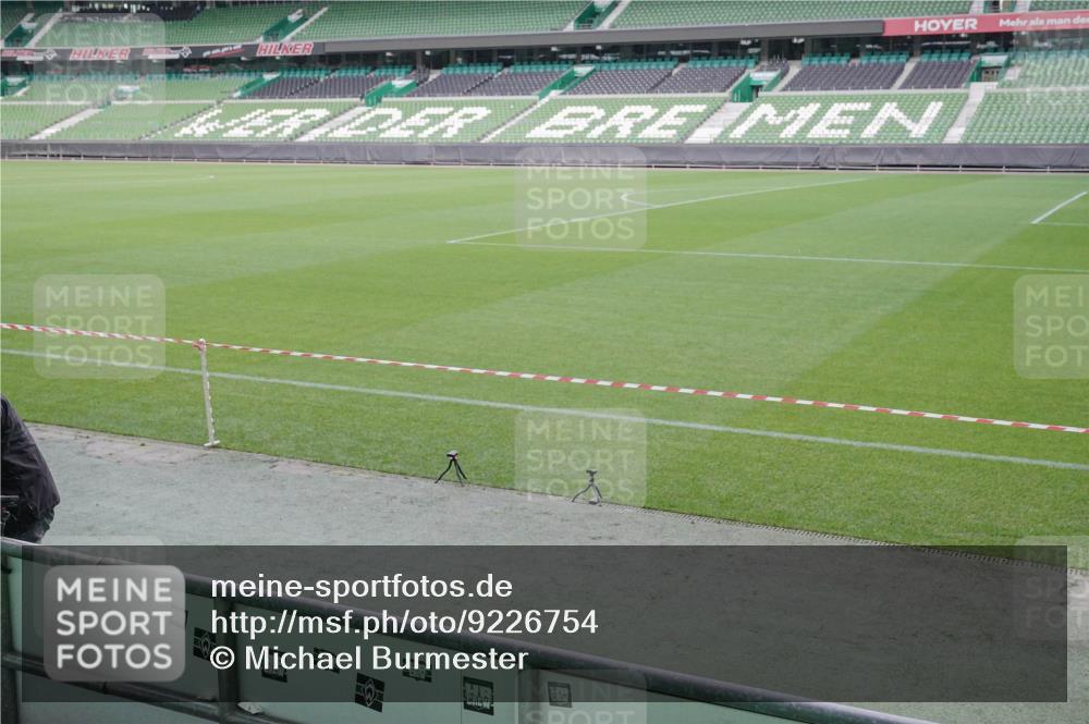 05.10.2025 - 20. swb-Marathon Bremen Michael Burmester http://msf.ph/oto/9226754 05.10.2025 10:16:48 Laufen im Stadion 33, 2 meine-sportfotos.de
