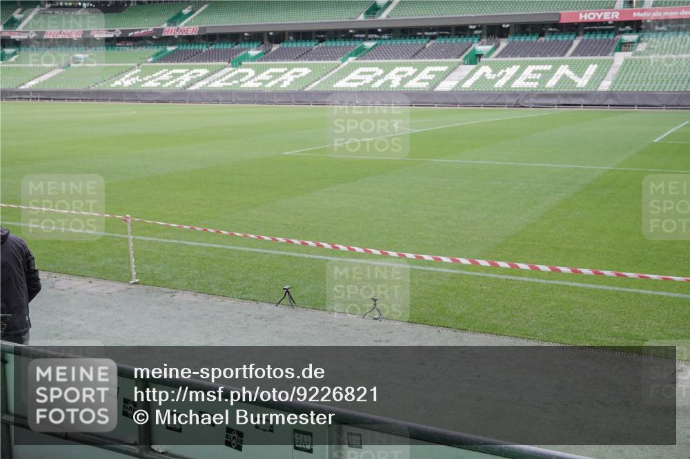 05.10.2025 - 20. swb-Marathon Bremen Michael Burmester http://msf.ph/oto/9226821 05.10.2025 10:16:57 Laufen im Stadion 2, 33 meine-sportfotos.de