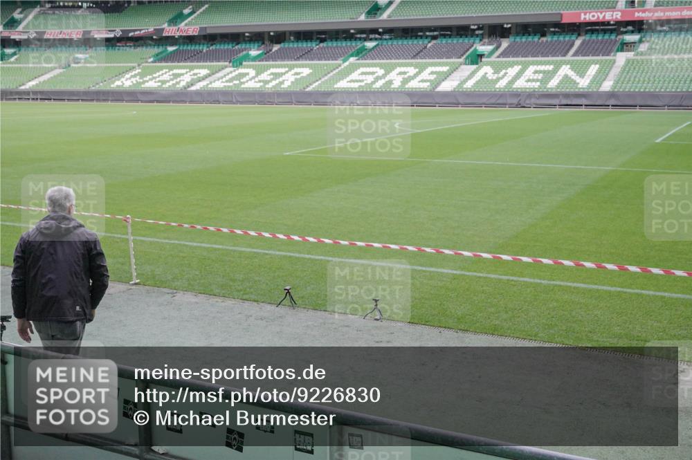 05.10.2025 - 20. swb-Marathon Bremen Michael Burmester http://msf.ph/oto/9226830 05.10.2025 10:16:57 Laufen im Stadion 2, 33 meine-sportfotos.de