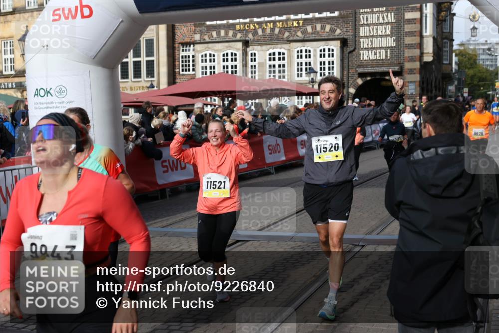 05.10.2025 - 20. swb-Marathon Bremen Yannick Fuchs http://msf.ph/oto/9226840 05.10.2025 10:57:51 Ziel 9309, 9372, 9585, 9943, 9979, 10225, 10250, 10329, 10341, 10555, 10754, 11352, 11520, 11521, 11731 meine-sportfotos.de
