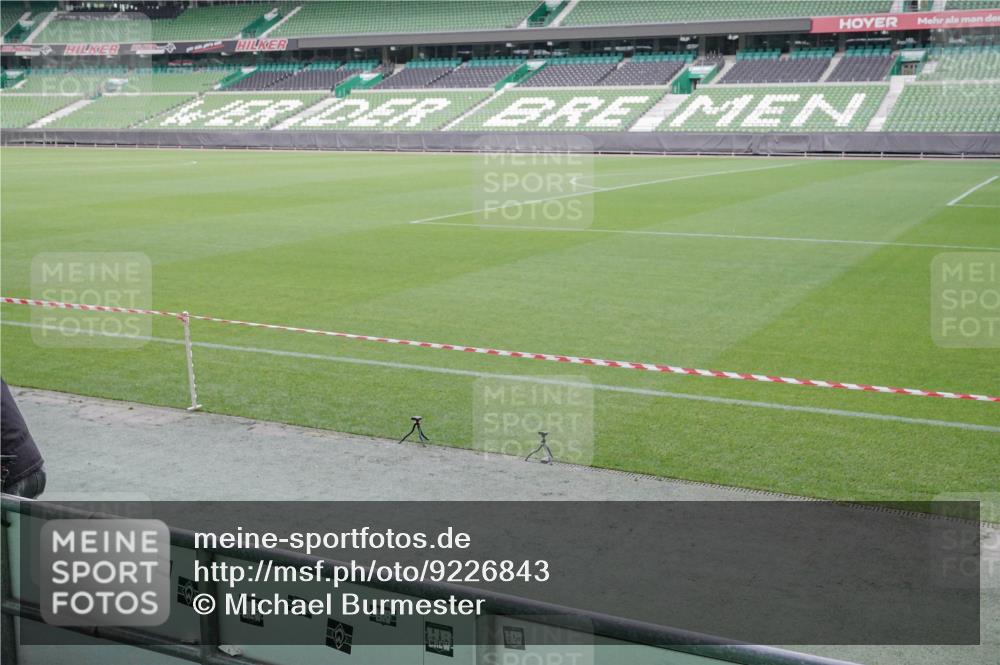 05.10.2025 - 20. swb-Marathon Bremen Michael Burmester http://msf.ph/oto/9226843 05.10.2025 10:17:06 Laufen im Stadion 33 meine-sportfotos.de