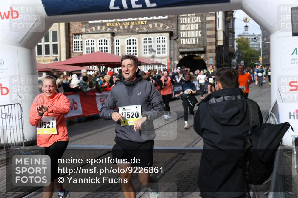 05.10.2025 - 20. swb-Marathon Bremen Yannick Fuchs http://msf.ph/oto/9226861 05.10.2025 10:57:52 Ziel 9309, 9372, 9585, 9943, 9979, 10225, 10250, 10329, 10341, 10555, 11457, 11520, 11521, 11731, 11744 meine-sportfotos.de
