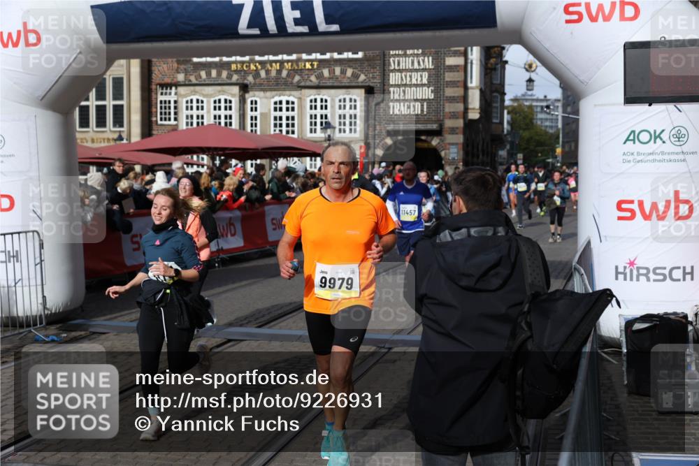 05.10.2025 - 20. swb-Marathon Bremen Yannick Fuchs http://msf.ph/oto/9226931 05.10.2025 10:57:54 Ziel 9372, 9585, 9943, 9979, 10219, 10225, 10250, 10329, 10341, 10555, 10890, 11457, 11520, 11521, 11564, 11575, 11731, 11744 meine-sportfotos.de
