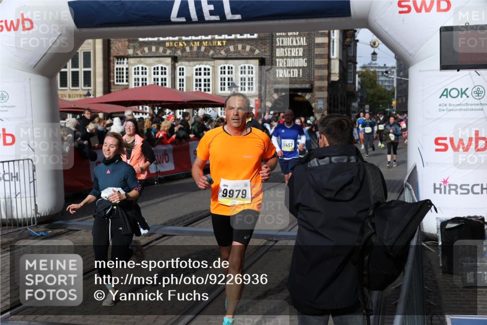 05.10.2025 - 20. swb-Marathon Bremen Yannick Fuchs http://msf.ph/oto/9226936 05.10.2025 10:57:54 Ziel 9372, 9585, 9943, 9979, 10219, 10225, 10250, 10329, 10341, 10555, 10890, 11457, 11520, 11521, 11564, 11575, 11731, 11744 meine-sportfotos.de