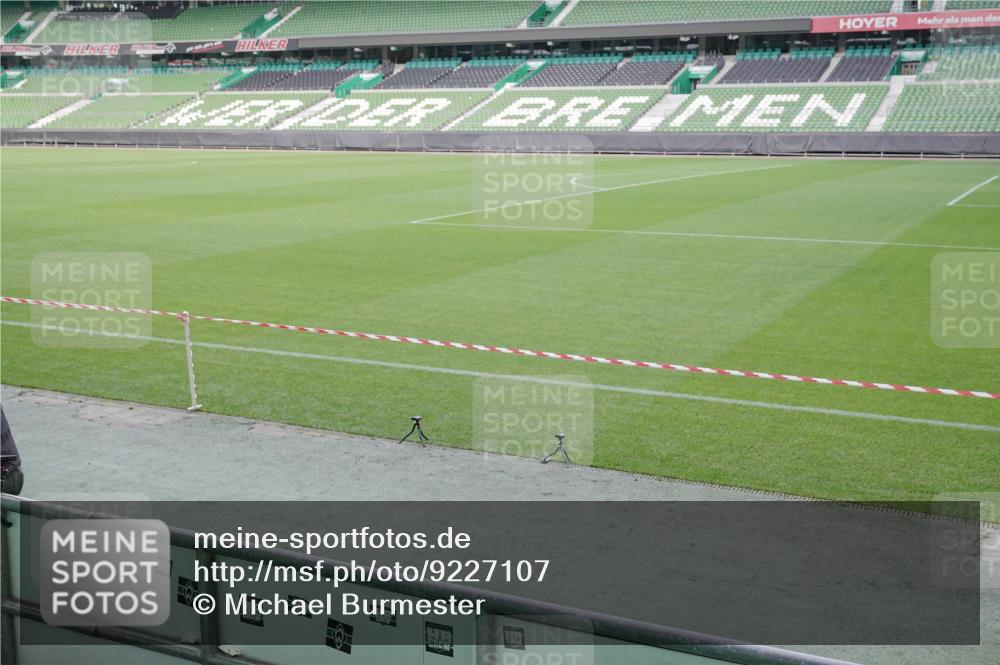 05.10.2025 - 20. swb-Marathon Bremen Michael Burmester http://msf.ph/oto/9227107 05.10.2025 10:19:15 Laufen im Stadion 9320, 9996, 10247, 10894, 11130, 11730, 9280 meine-sportfotos.de