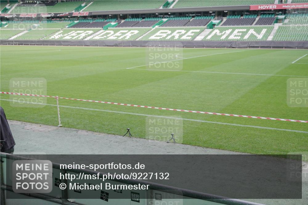 05.10.2025 - 20. swb-Marathon Bremen Michael Burmester http://msf.ph/oto/9227132 05.10.2025 10:19:16 Laufen im Stadion 9320, 9996, 10247, 10894, 11130, 11730, 9280 meine-sportfotos.de