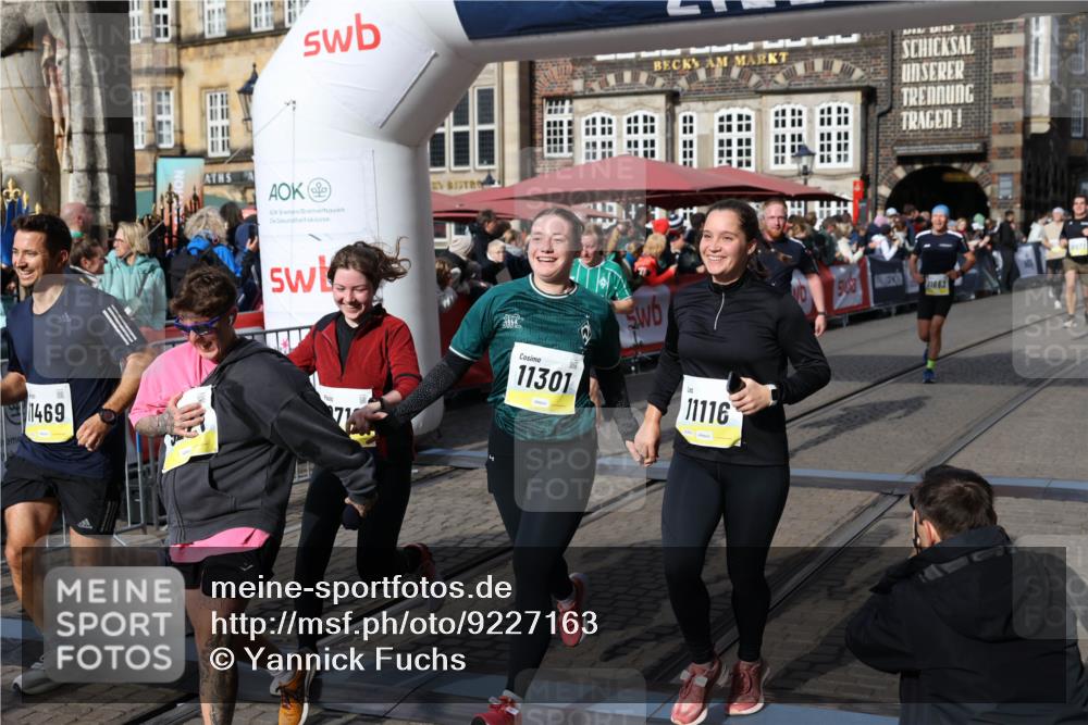 05.10.2025 - 20. swb-Marathon Bremen Yannick Fuchs http://msf.ph/oto/9227163 05.10.2025 10:58:03 Ziel 9221, 9568, 9719, 10219, 10577, 10651, 10703, 10834, 10890, 10975, 11023, 11116, 11301, 11469, 11564, 11575, 11663 meine-sportfotos.de