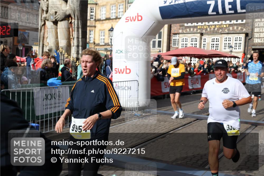 05.10.2025 - 20. swb-Marathon Bremen Yannick Fuchs http://msf.ph/oto/9227215 05.10.2025 11:01:11 Ziel 9208, 9305, 9600, 9954, 10228, 10359, 10477, 10630, 11053, 11719 meine-sportfotos.de