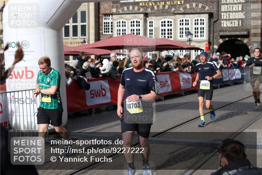05.10.2025 - 20. swb-Marathon Bremen Yannick Fuchs http://msf.ph/oto/9227222 05.10.2025 10:58:04 Ziel 9221, 9568, 9719, 10219, 10577, 10651, 10703, 10834, 10975, 11023, 11116, 11301, 11469, 11564, 11663 meine-sportfotos.de