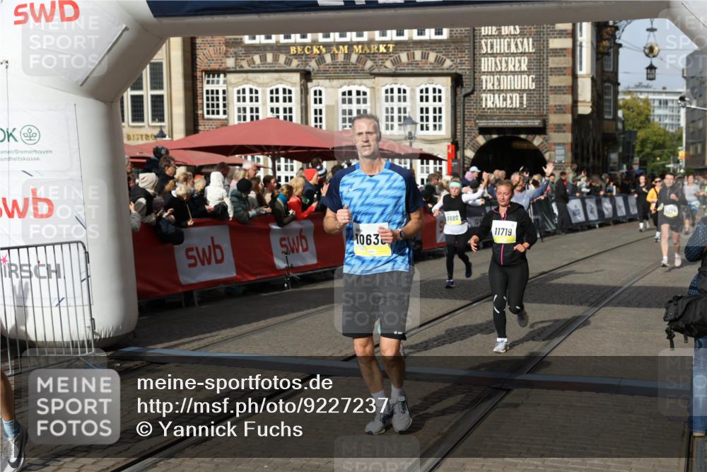 05.10.2025 - 20. swb-Marathon Bremen Yannick Fuchs http://msf.ph/oto/9227237 05.10.2025 11:01:13 Ziel 9208, 9305, 9443, 9880, 9954, 10228, 10359, 10477, 10630, 11053, 11524, 11719 meine-sportfotos.de