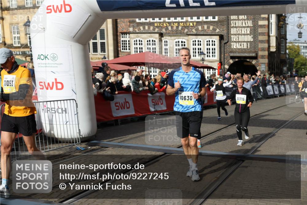 05.10.2025 - 20. swb-Marathon Bremen Yannick Fuchs http://msf.ph/oto/9227245 05.10.2025 11:01:13 Ziel 9208, 9305, 9443, 9880, 9954, 10228, 10359, 10477, 10630, 11053, 11524, 11719 meine-sportfotos.de