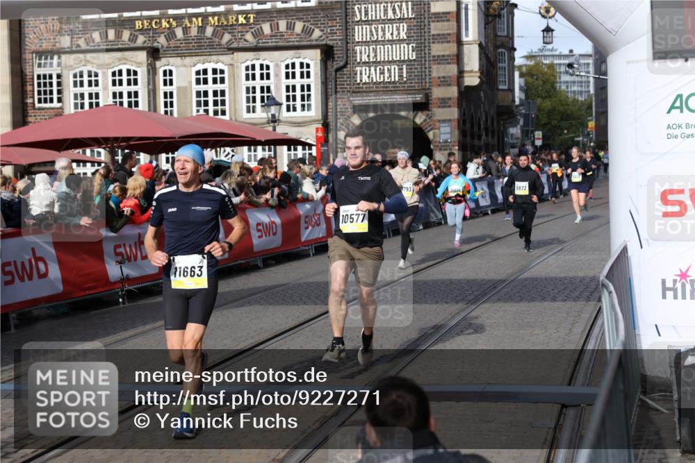05.10.2025 - 20. swb-Marathon Bremen Yannick Fuchs http://msf.ph/oto/9227271 05.10.2025 10:58:05 Ziel 9221, 9568, 9719, 10577, 10651, 10703, 10793, 10834, 10975, 11023, 11116, 11301, 11469, 11663 meine-sportfotos.de