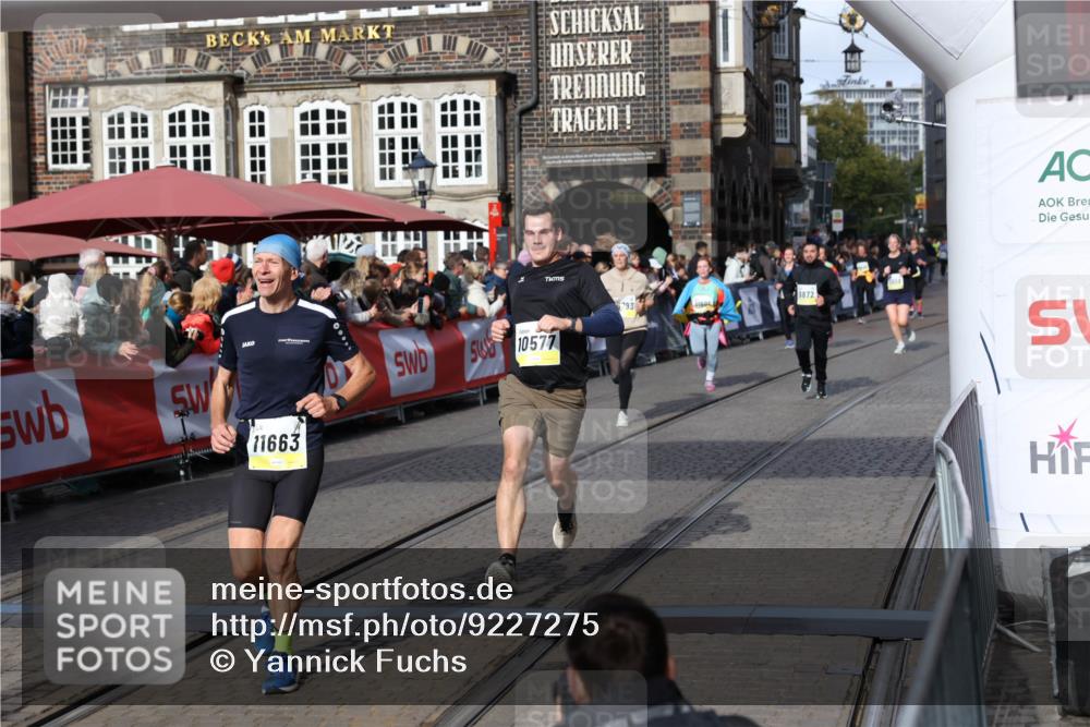 05.10.2025 - 20. swb-Marathon Bremen Yannick Fuchs http://msf.ph/oto/9227275 05.10.2025 10:58:06 Ziel 9221, 9568, 9719, 9872, 10577, 10651, 10703, 10793, 10975, 11023, 11116, 11301, 11469, 11601, 11663 meine-sportfotos.de