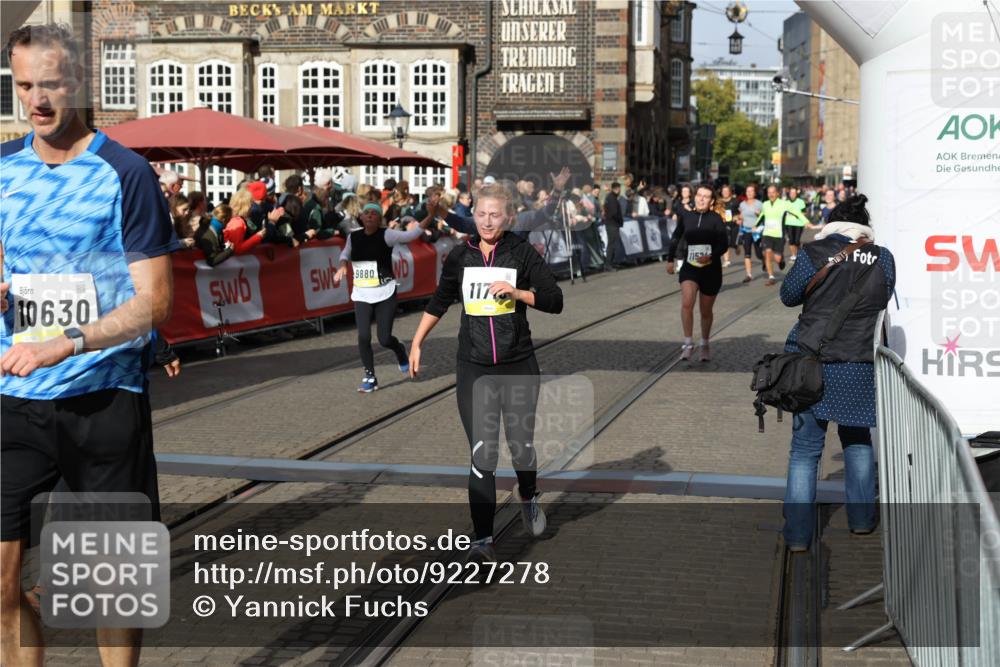 05.10.2025 - 20. swb-Marathon Bremen Yannick Fuchs http://msf.ph/oto/9227278 05.10.2025 11:01:14 Ziel 9208, 9305, 9443, 9880, 9954, 10228, 10359, 10477, 10630, 11053, 11524, 11719 meine-sportfotos.de
