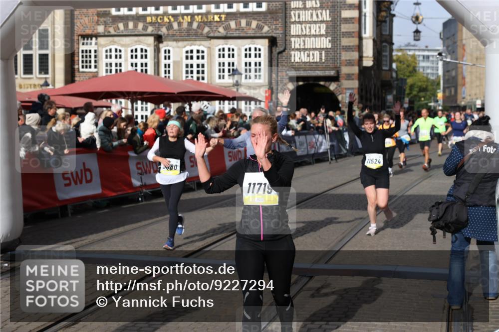 05.10.2025 - 20. swb-Marathon Bremen Yannick Fuchs http://msf.ph/oto/9227294 05.10.2025 11:01:15 Ziel 9305, 9443, 9880, 9954, 10477, 10630, 11053, 11524, 11719 meine-sportfotos.de