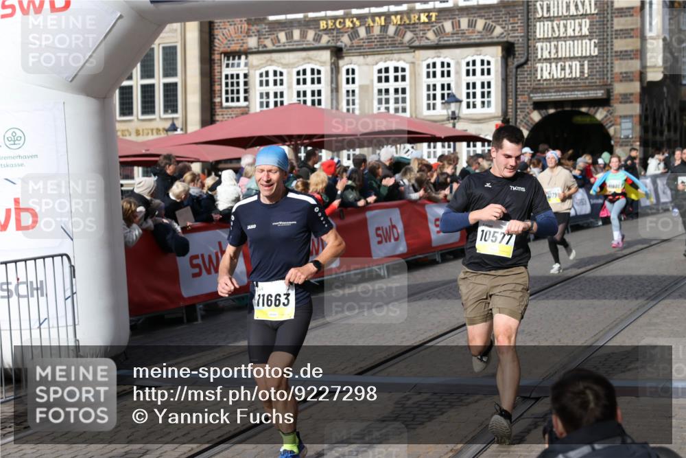 05.10.2025 - 20. swb-Marathon Bremen Yannick Fuchs http://msf.ph/oto/9227298 05.10.2025 10:58:06 Ziel 9221, 9568, 9719, 9872, 10577, 10651, 10703, 10793, 10975, 11023, 11116, 11301, 11469, 11601, 11663 meine-sportfotos.de