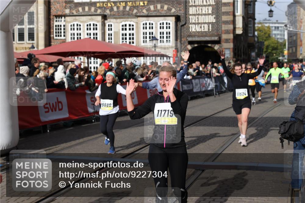 05.10.2025 - 20. swb-Marathon Bremen Yannick Fuchs http://msf.ph/oto/9227304 05.10.2025 11:01:15 Ziel 9305, 9443, 9880, 9954, 10477, 10630, 11053, 11524, 11719 meine-sportfotos.de