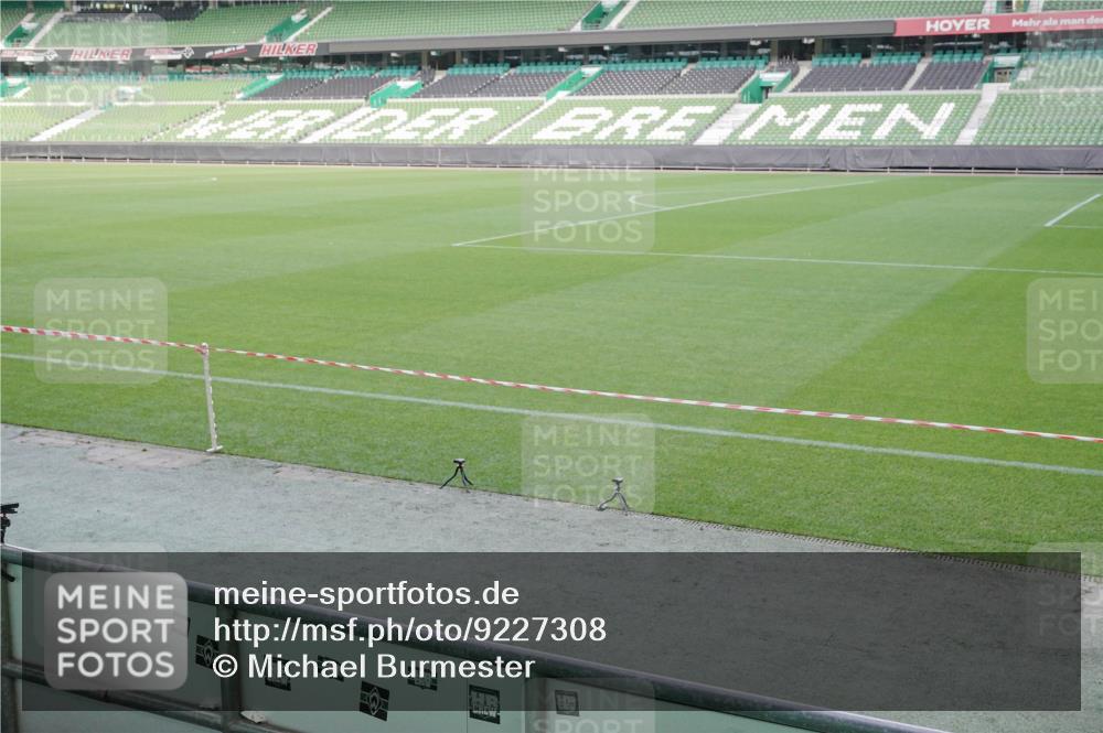 05.10.2025 - 20. swb-Marathon Bremen Michael Burmester http://msf.ph/oto/9227308 05.10.2025 10:21:07 Laufen im Stadion 9336, 9429, 9480, 9527, 9596, 9697, 9829, 9833, 10372, 10425, 10538, 11013, 11185, 11188, 11341, 11443, 11687, 9340, 9694, 9697, 10410, 10476, 11443 meine-sportfotos.de