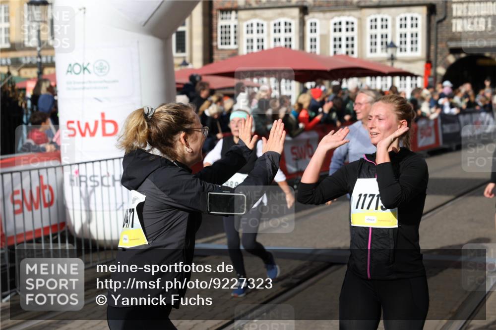 05.10.2025 - 20. swb-Marathon Bremen Yannick Fuchs http://msf.ph/oto/9227323 05.10.2025 11:01:16 Ziel 9182, 9305, 9443, 9880, 9954, 10477, 10630, 10914, 11053, 11337, 11338, 11524, 11719 meine-sportfotos.de