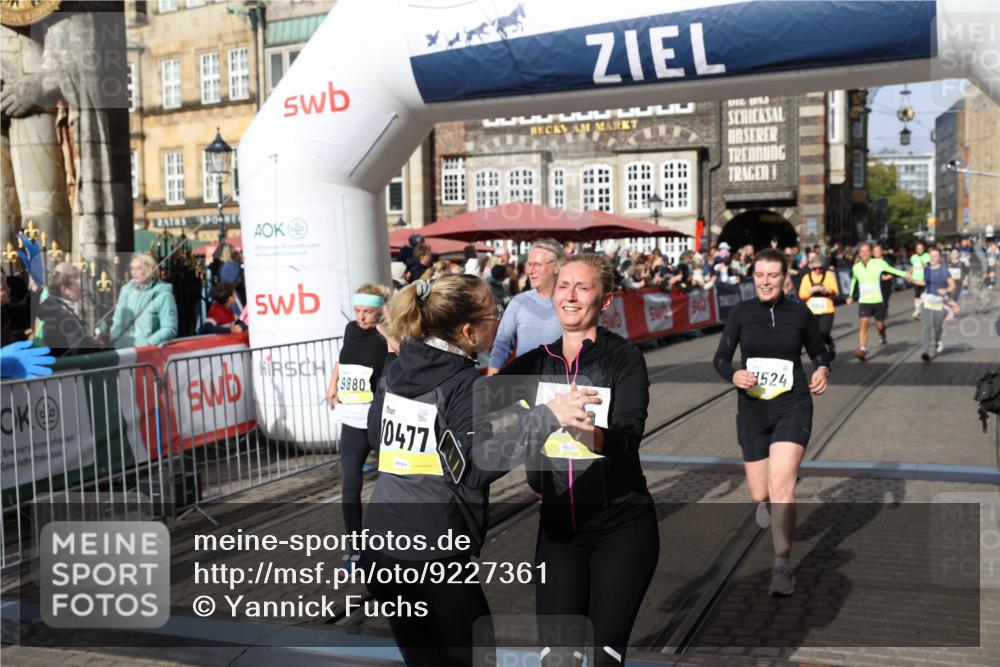 05.10.2025 - 20. swb-Marathon Bremen Yannick Fuchs http://msf.ph/oto/9227361 05.10.2025 11:01:17 Ziel 9182, 9305, 9443, 9880, 10477, 10630, 10914, 11053, 11337, 11338, 11524, 11597, 11719 meine-sportfotos.de