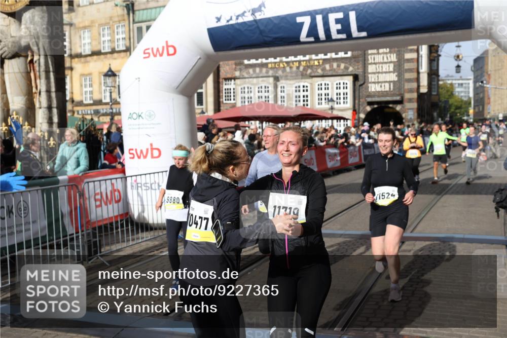 05.10.2025 - 20. swb-Marathon Bremen Yannick Fuchs http://msf.ph/oto/9227365 05.10.2025 11:01:17 Ziel 9182, 9305, 9443, 9880, 10477, 10630, 10914, 11053, 11337, 11338, 11524, 11597, 11719 meine-sportfotos.de