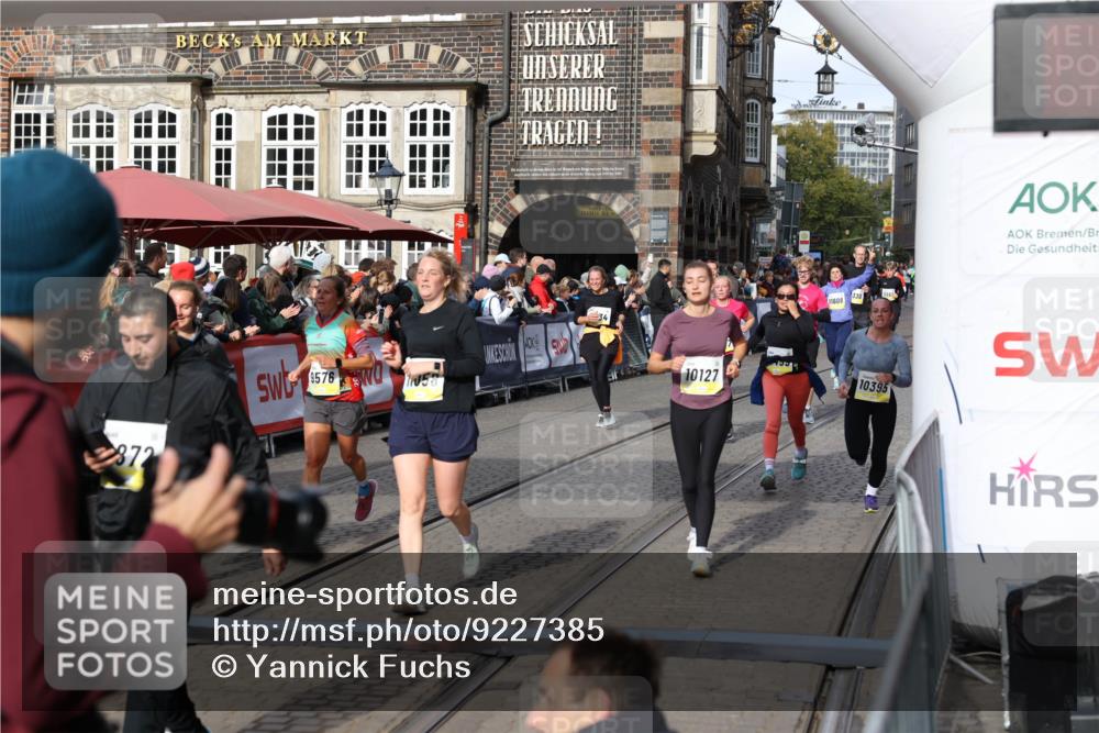 05.10.2025 - 20. swb-Marathon Bremen Yannick Fuchs http://msf.ph/oto/9227385 05.10.2025 10:58:12 Ziel 9576, 9582, 9634, 9872, 10127, 10377, 10395, 10459, 10577, 10620, 10793, 11058, 11601, 11663 meine-sportfotos.de