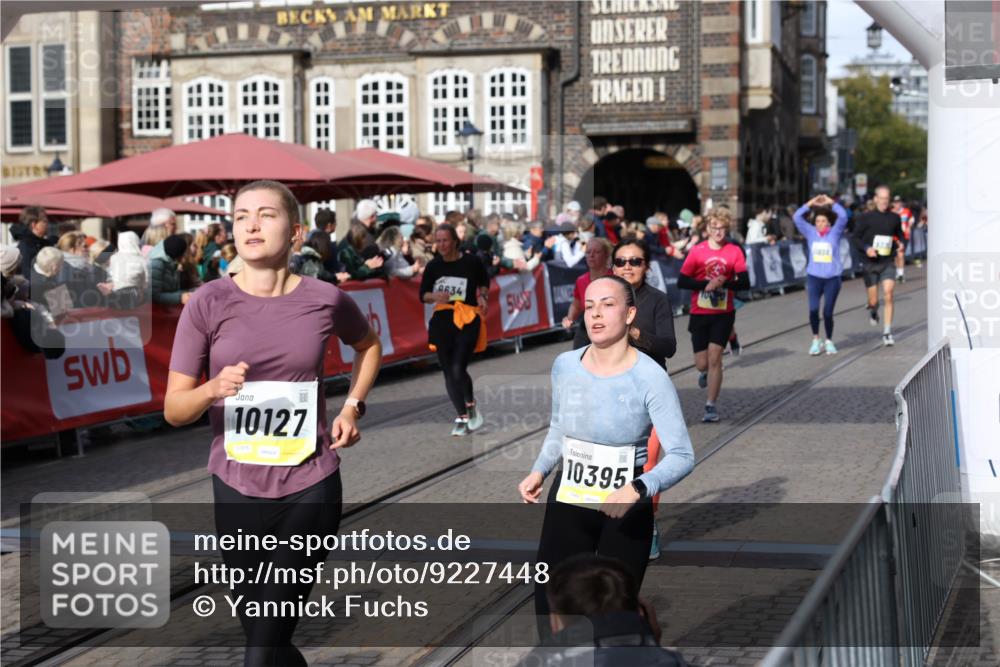 05.10.2025 - 20. swb-Marathon Bremen Yannick Fuchs http://msf.ph/oto/9227448 05.10.2025 10:58:14 Ziel 9576, 9582, 9634, 9872, 10127, 10377, 10395, 10398, 10459, 10620, 10793, 11058, 11601, 11608 meine-sportfotos.de