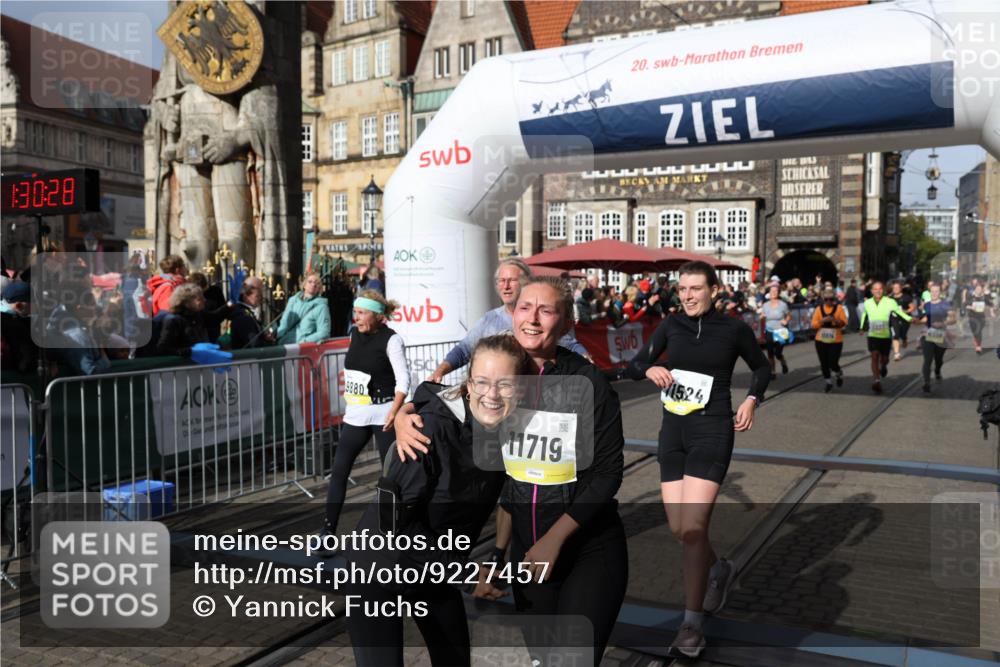 05.10.2025 - 20. swb-Marathon Bremen Yannick Fuchs http://msf.ph/oto/9227457 05.10.2025 11:01:17 Ziel 9182, 9305, 9443, 9880, 10477, 10630, 10914, 11053, 11337, 11338, 11524, 11597, 11719 meine-sportfotos.de