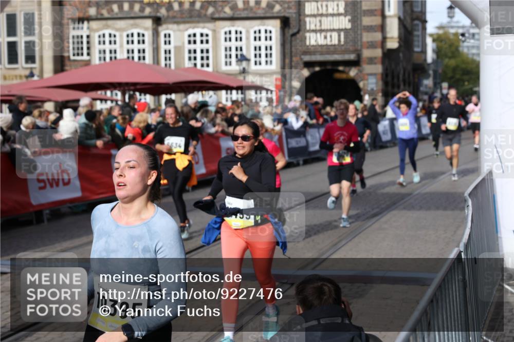 05.10.2025 - 20. swb-Marathon Bremen Yannick Fuchs http://msf.ph/oto/9227476 05.10.2025 10:58:14 Ziel 9576, 9582, 9634, 9872, 10127, 10377, 10395, 10398, 10459, 10620, 10793, 11058, 11601, 11608 meine-sportfotos.de